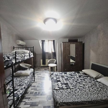 טביליסי Kiev Hostel מראה חיצוני תמונה