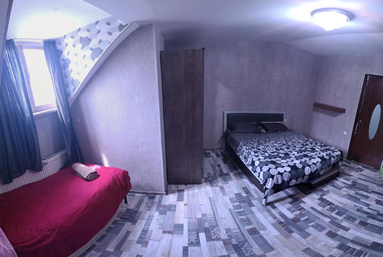 טביליסי Kiev Hostel מראה חיצוני תמונה