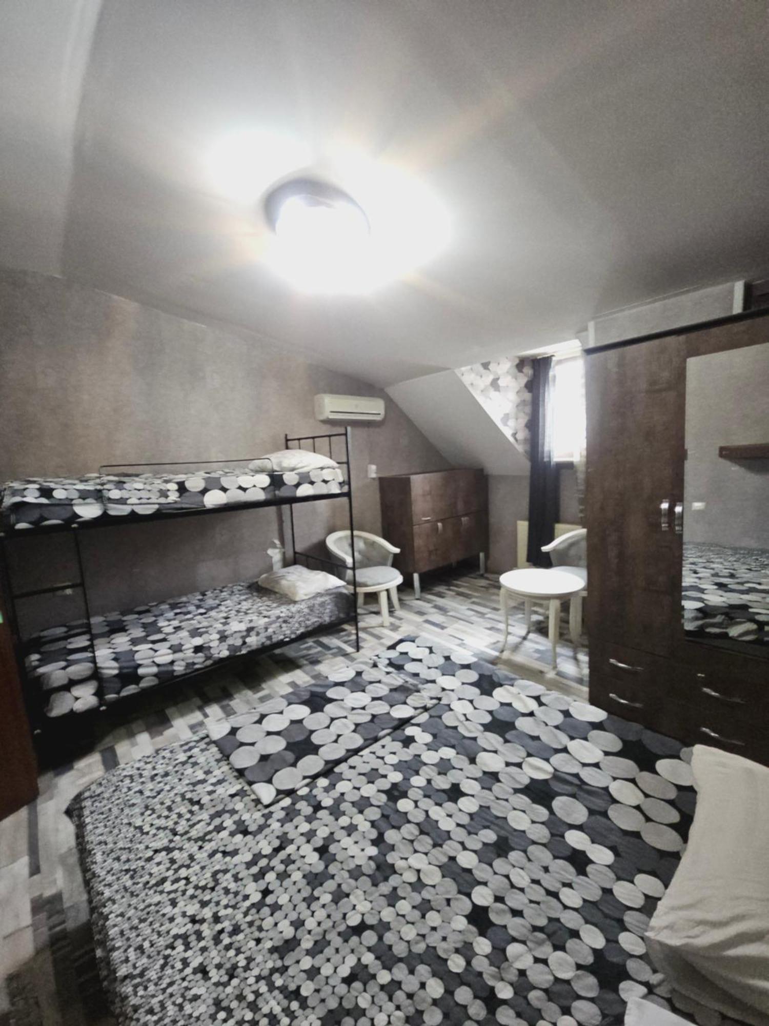 טביליסי Kiev Hostel מראה חיצוני תמונה