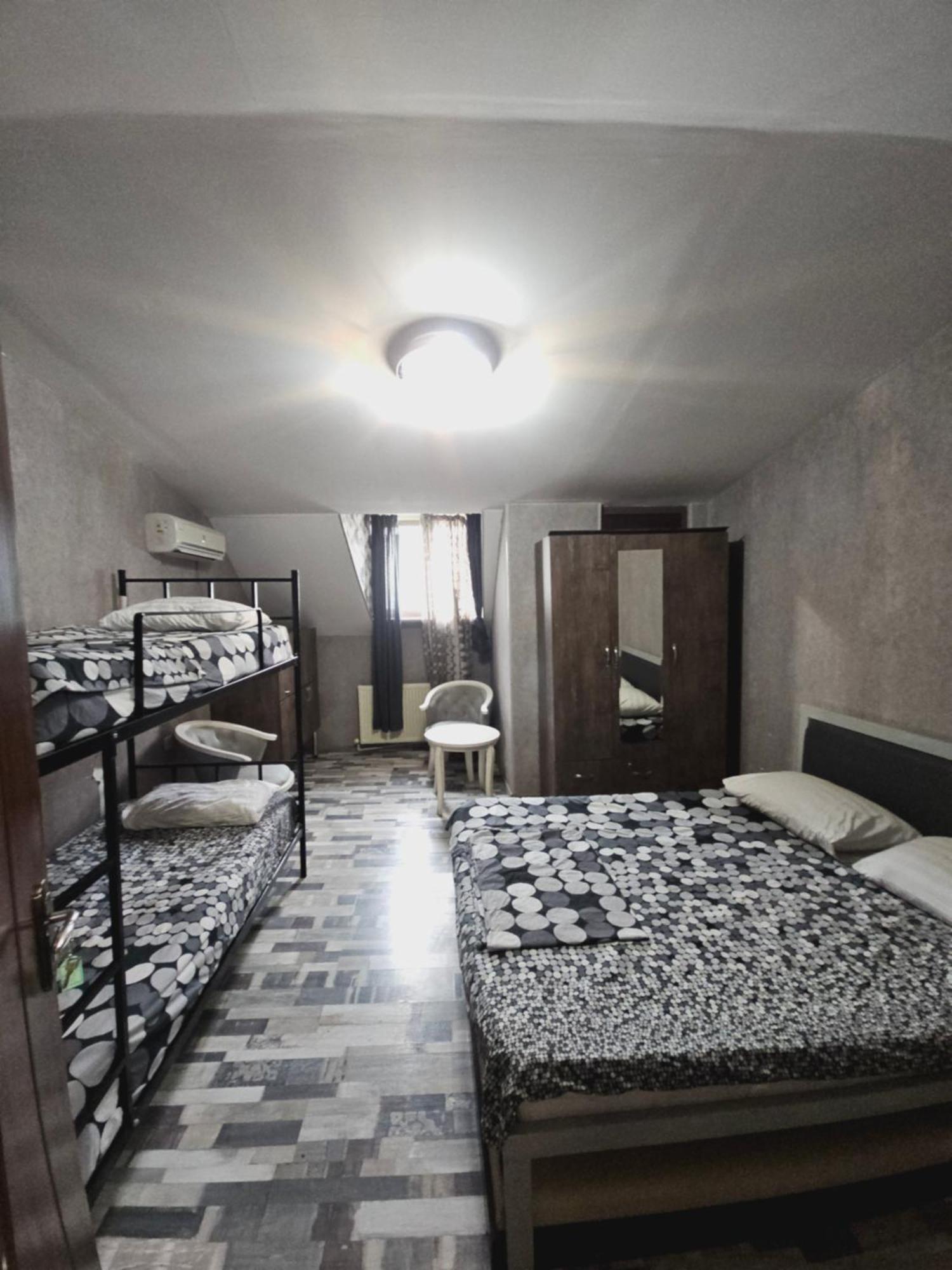 טביליסי Kiev Hostel מראה חיצוני תמונה